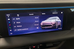 sininen Porsche Macan 2025 kuva 12.