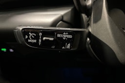 sininen Porsche Macan 2025 kuva 16.