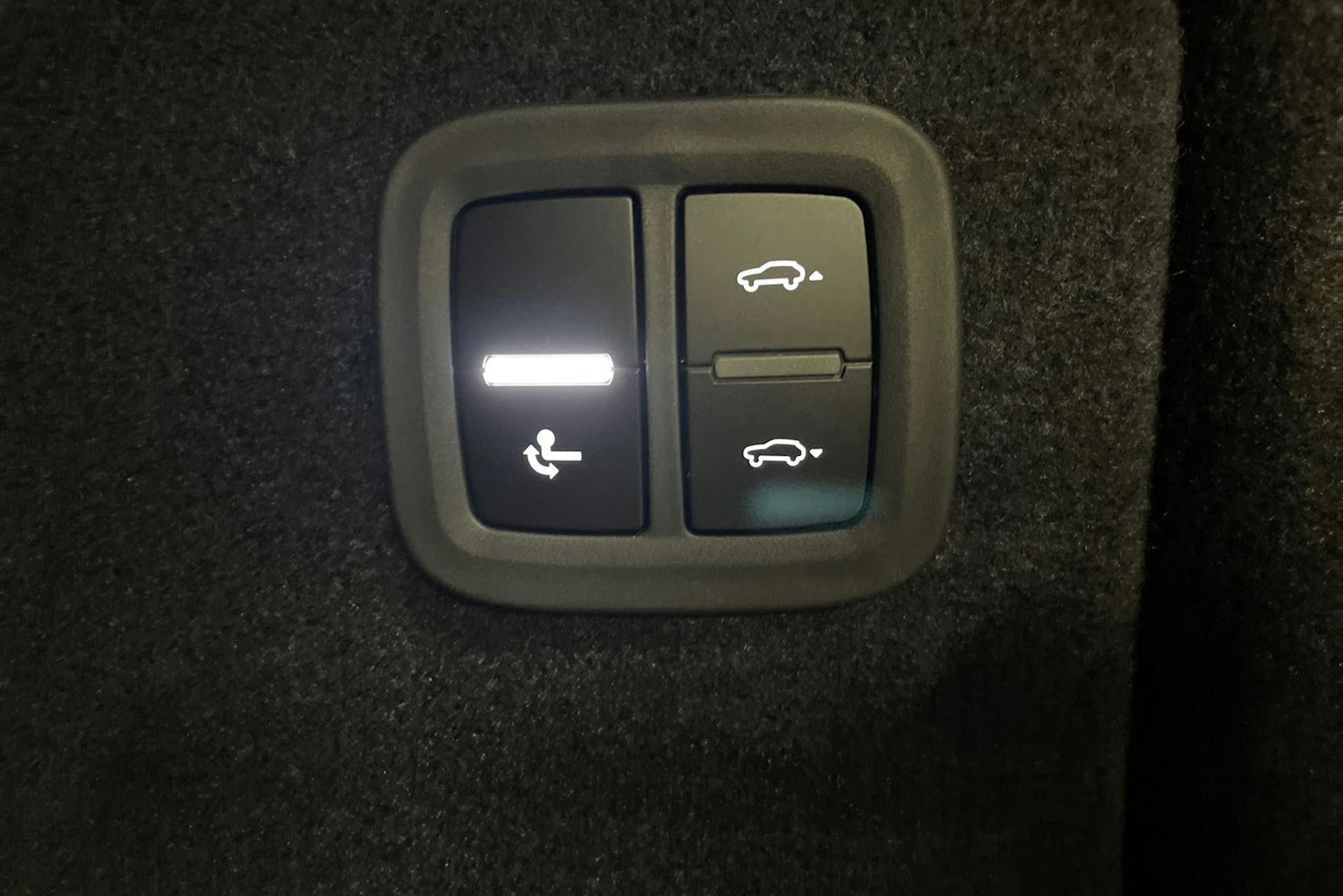 sininen Porsche Macan 2025 kuva 21.