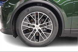 vihreä Porsche Macan 2025 kuva 9.