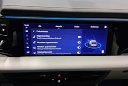 vihreä Porsche Macan 2025 kuva 17.