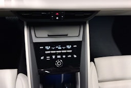 vihreä Porsche Macan 2025 kuva 19.