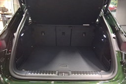 vihreä Porsche Macan 2025 kuva 22.