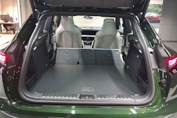 vihreä Porsche Macan 2025 kuva 23.