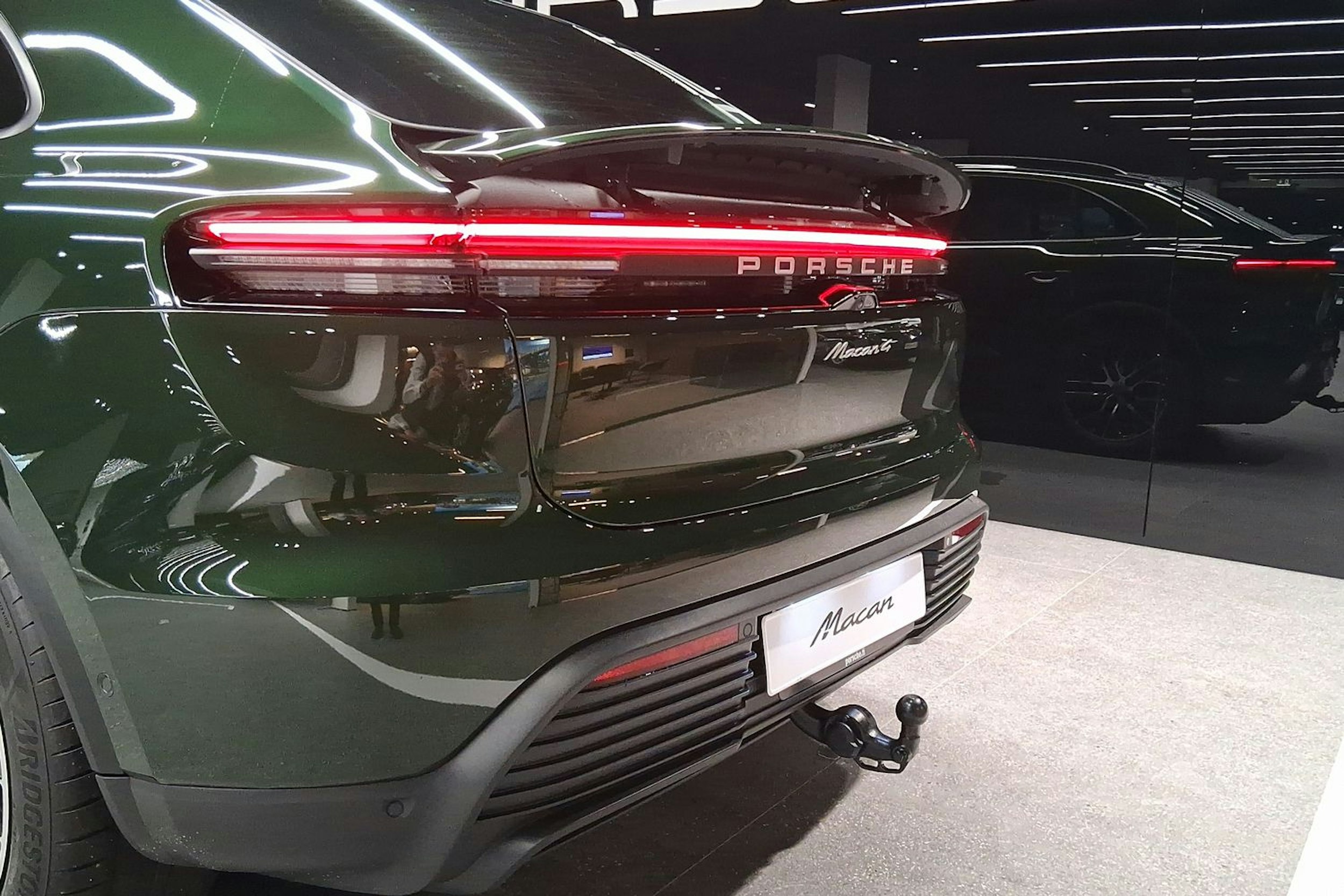vihreä Porsche Macan 2025 kuva 24.