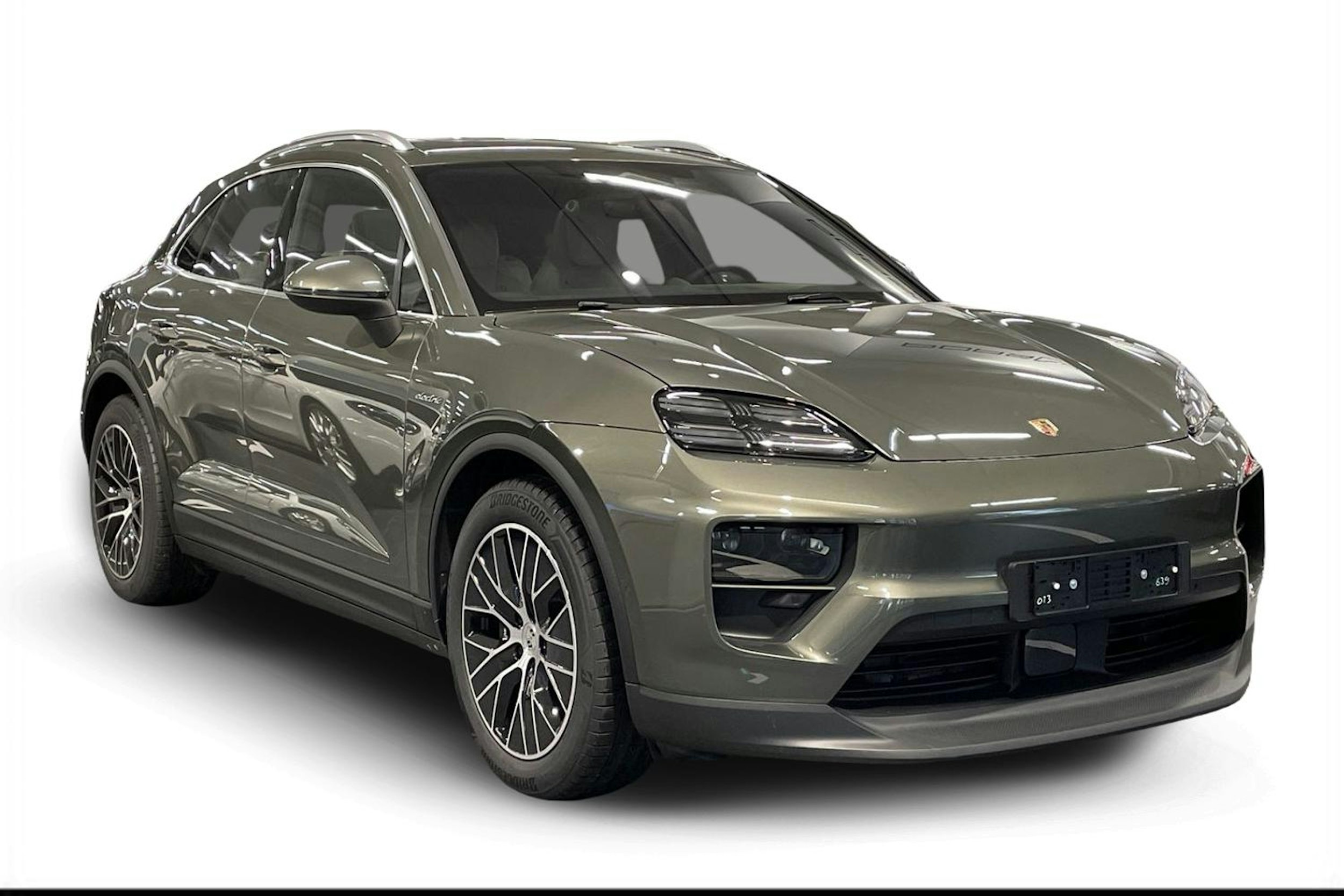 met. vihreä Porsche Macan 2025 kuva 1.