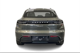 met. vihreä Porsche Macan 2025 kuva 3.