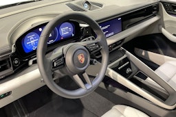 met. vihreä Porsche Macan 2025 kuva 6.