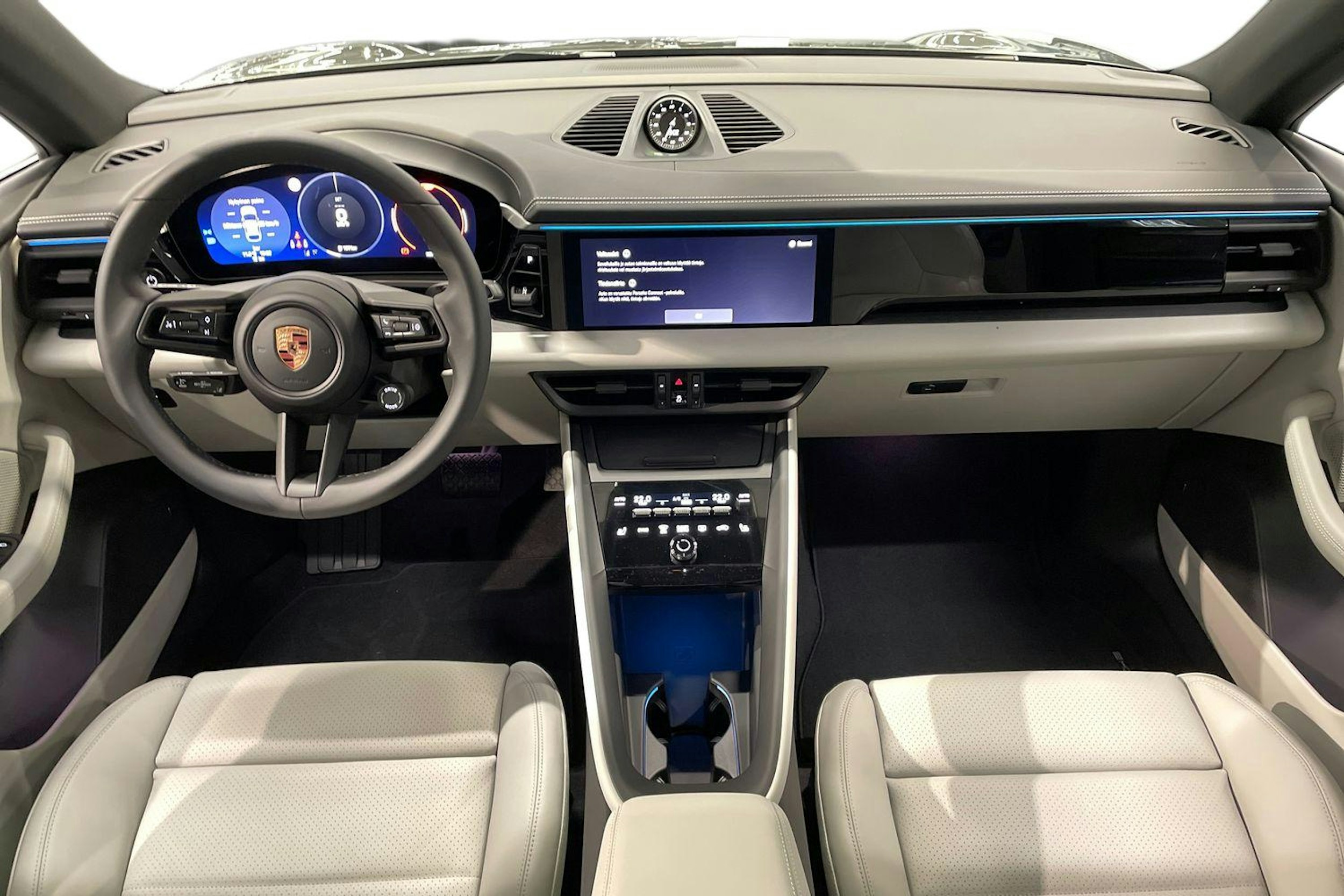 met. vihreä Porsche Macan 2025 kuva 7.