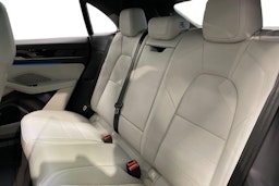 met. vihreä Porsche Macan 2025 kuva 8.