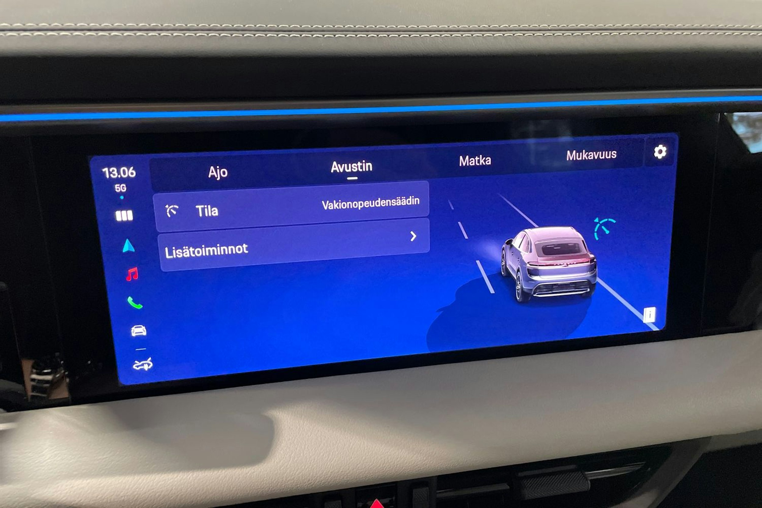 met. vihreä Porsche Macan 2025 kuva 13.