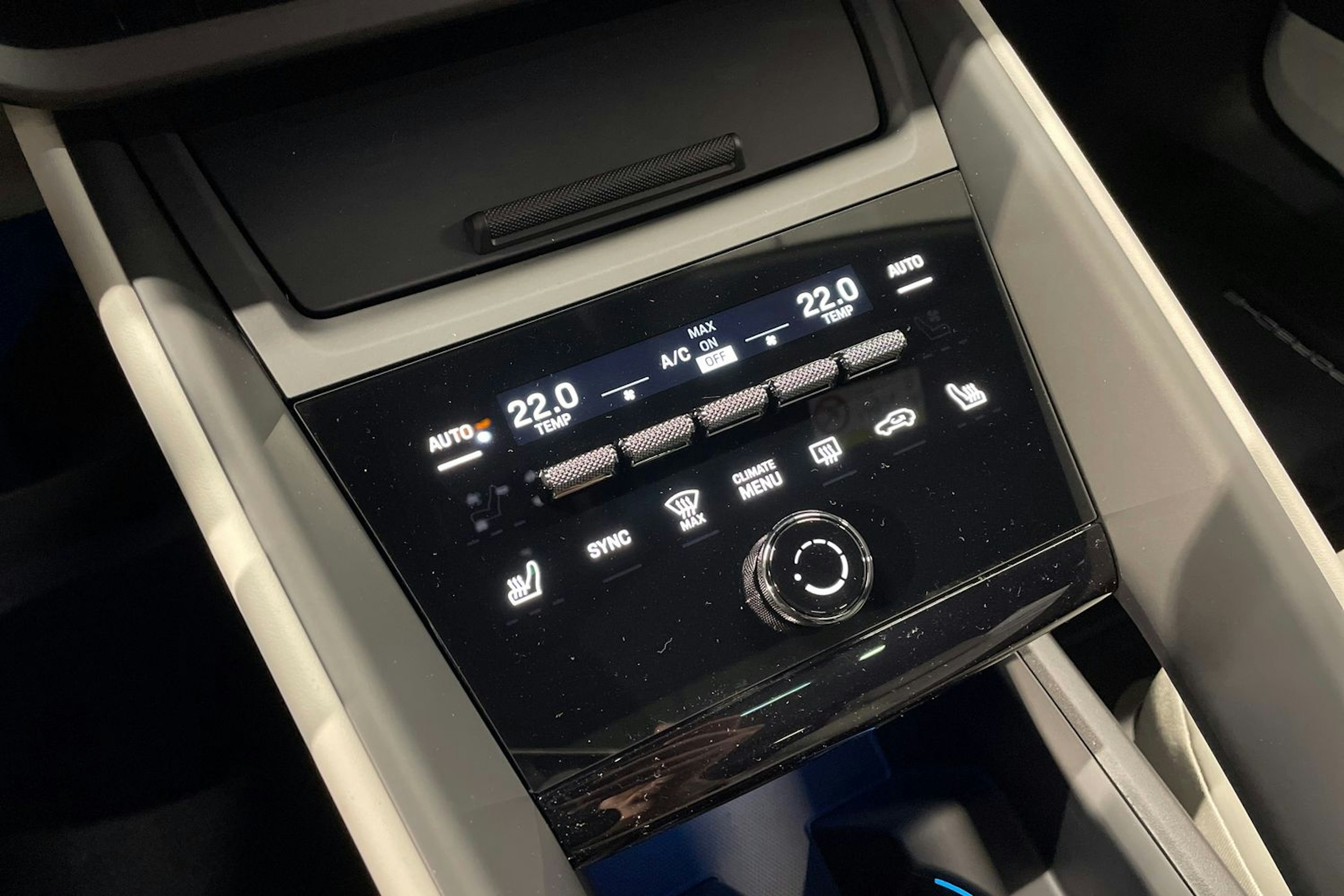 met. vihreä Porsche Macan 2025 kuva 16.