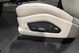 met. vihreä Porsche Macan 2025 kuva 17.