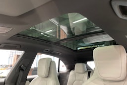 met. vihreä Porsche Macan 2025 kuva 18.