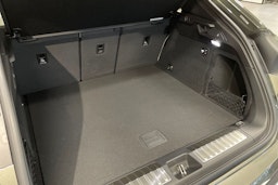 met. vihreä Porsche Macan 2025 kuva 19.