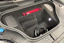 met. vihreä Porsche Macan 2025 kuva 22.