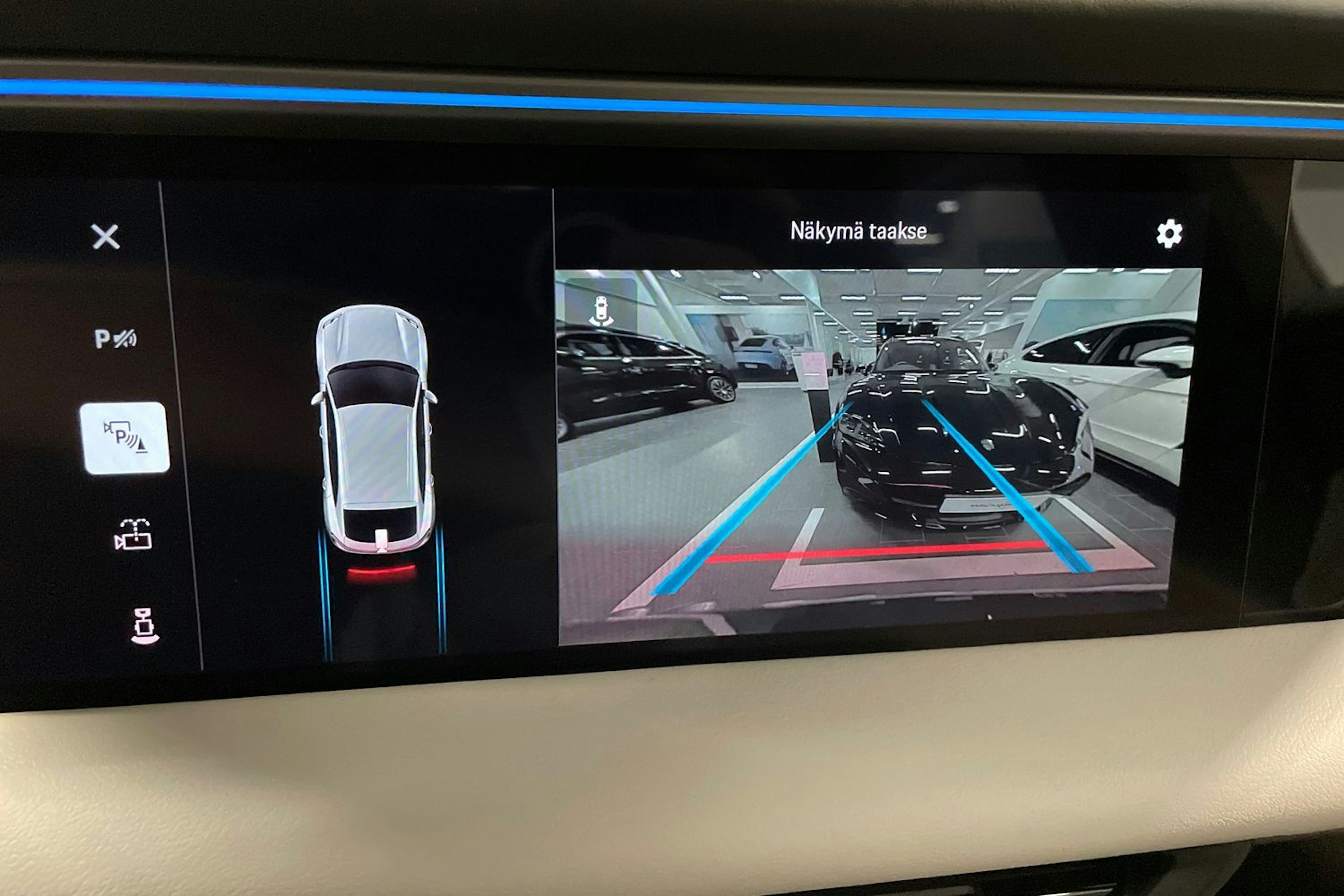 met. vihreä Porsche Macan 2025 kuva 23.