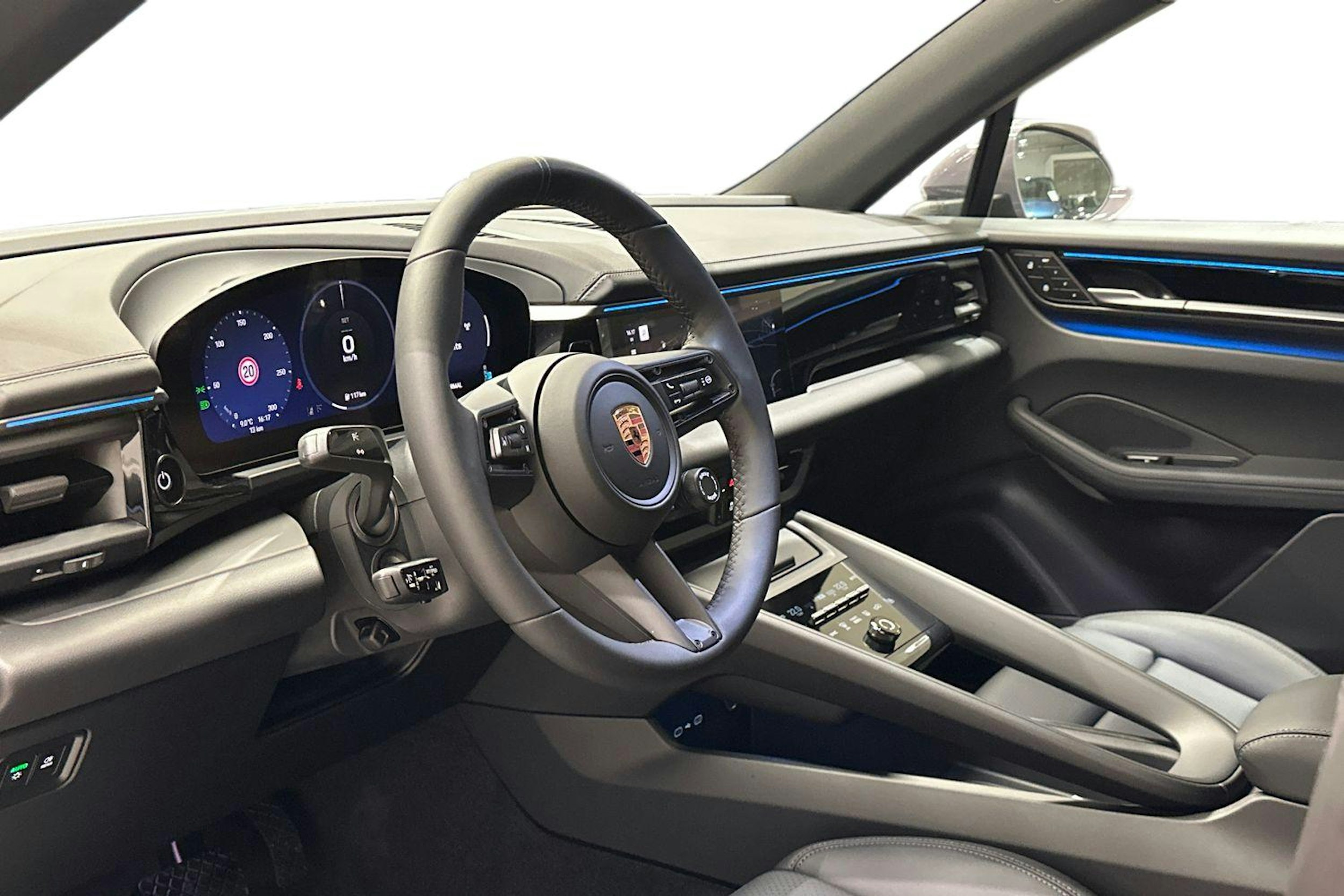 violetti Porsche Macan 2025 kuva 6.