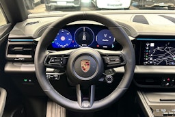 violetti Porsche Macan 2025 kuva 10.