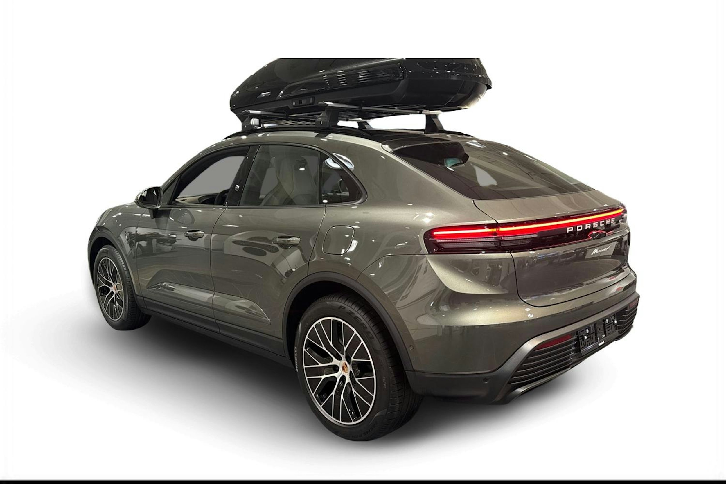 vihreä Porsche Macan 2025 kuva 2.