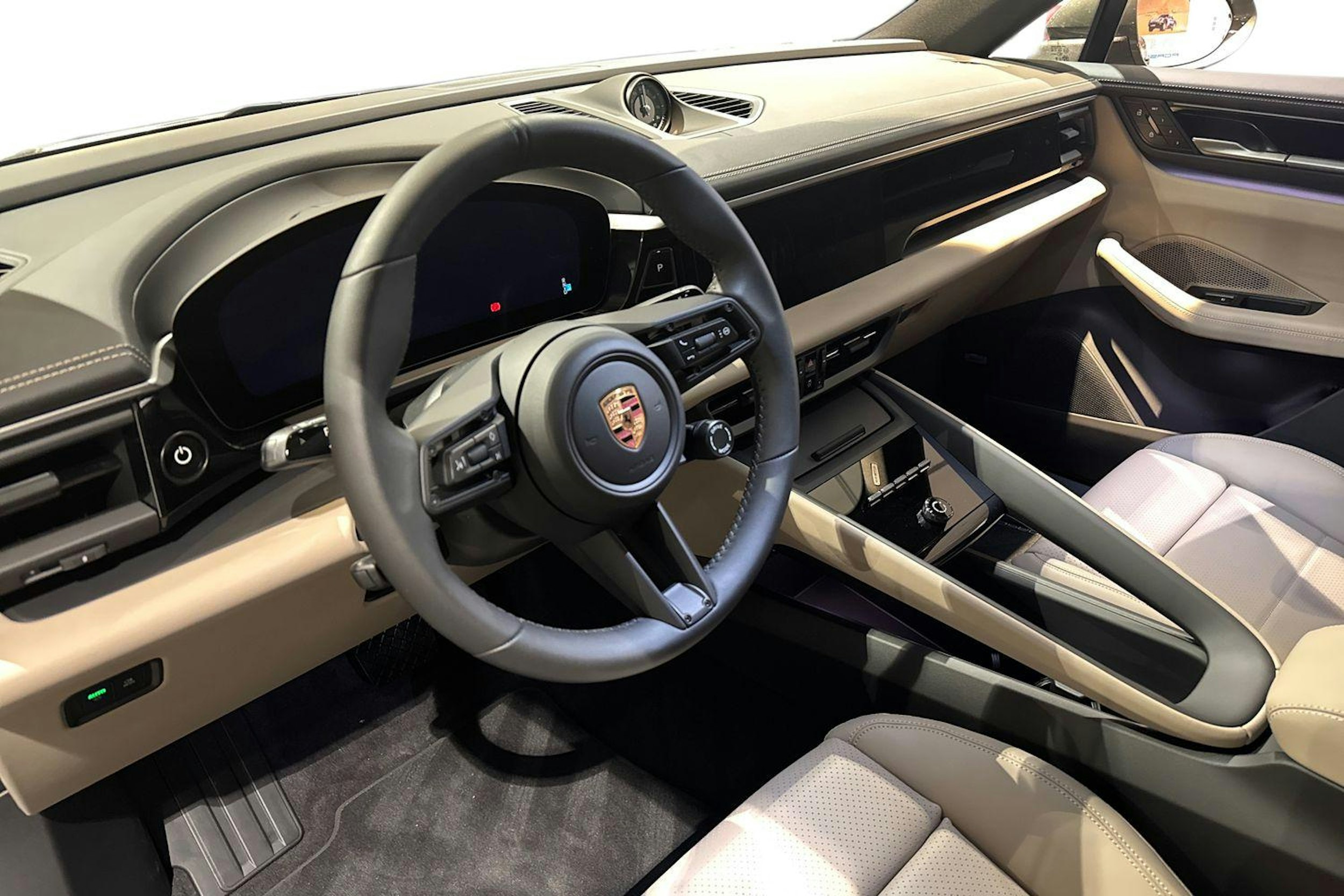 vihreä Porsche Macan 2025 kuva 6.