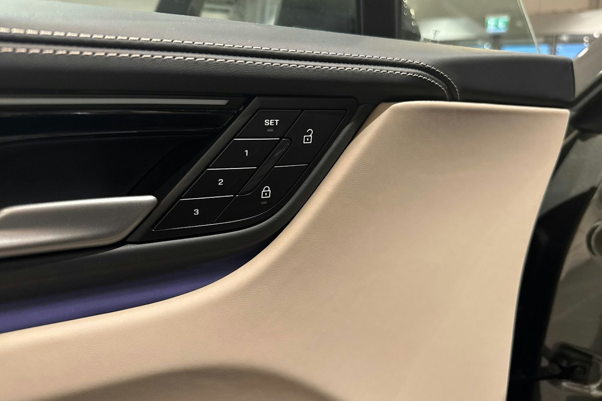 vihreä Porsche Macan 2025 kuva 11.