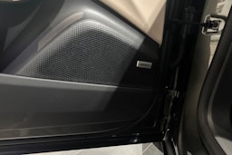 vihreä Porsche Macan 2025 kuva 12.