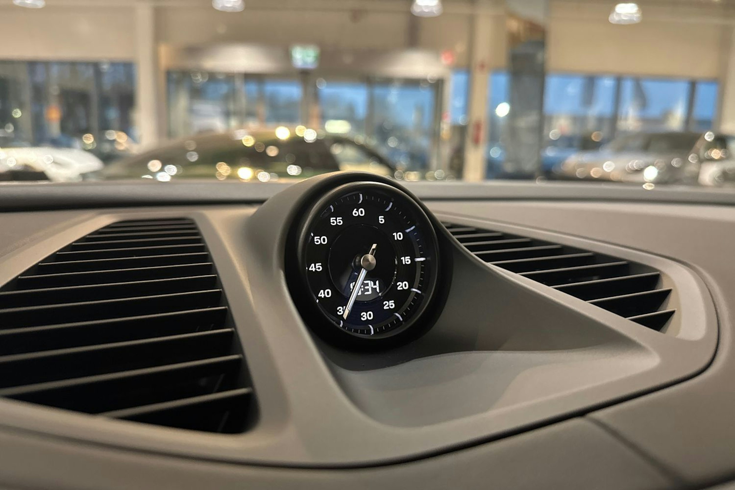 vihreä Porsche Macan 2025 kuva 17.