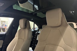 vihreä Porsche Macan 2025 kuva 20.