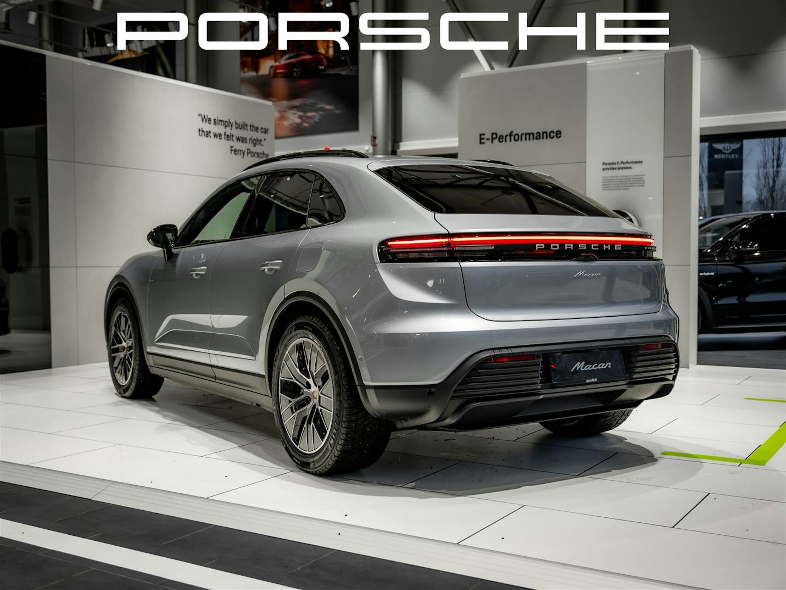 Harmaa Porsche Macan 2025 kuva 6.