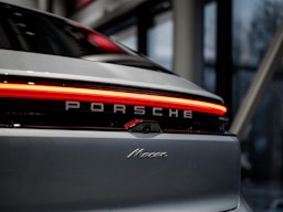 Harmaa Porsche Macan 2025 kuva 9.