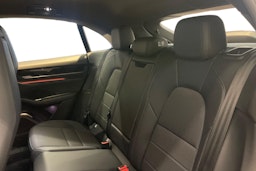 sininen Porsche Macan 2025 kuva 8.