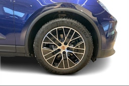 sininen Porsche Macan 2025 kuva 9.