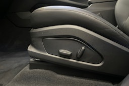 sininen Porsche Macan 2025 kuva 12.