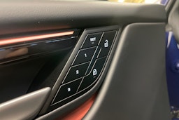 sininen Porsche Macan 2025 kuva 13.