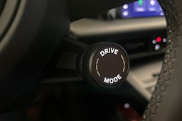 sininen Porsche Macan 2025 kuva 15.