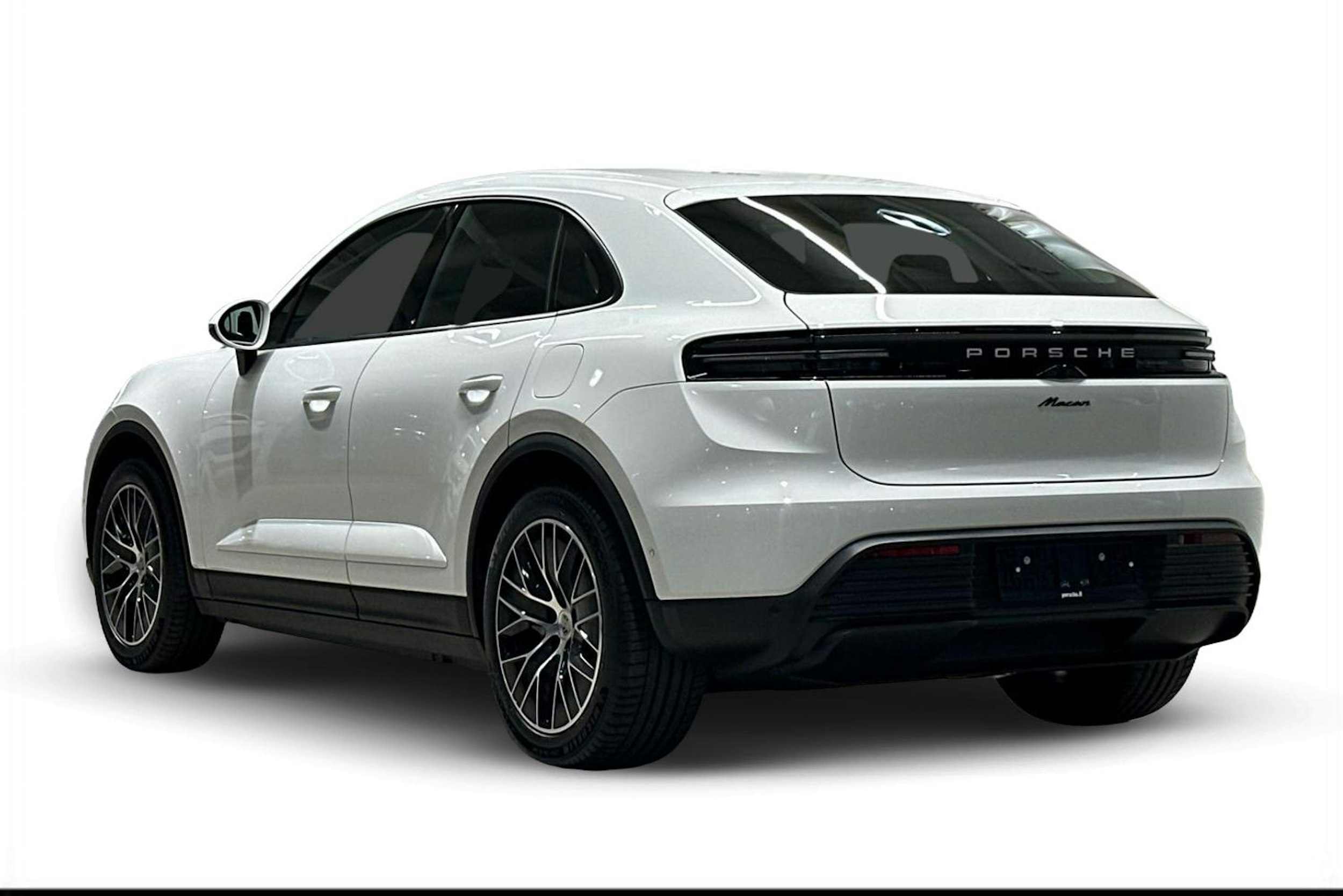 valkoinen Porsche Macan 2025 kuva 2.