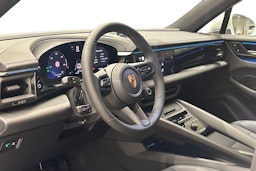 valkoinen Porsche Macan 2025 kuva 6.