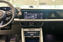 valkoinen Porsche Macan 2025 kuva 13.