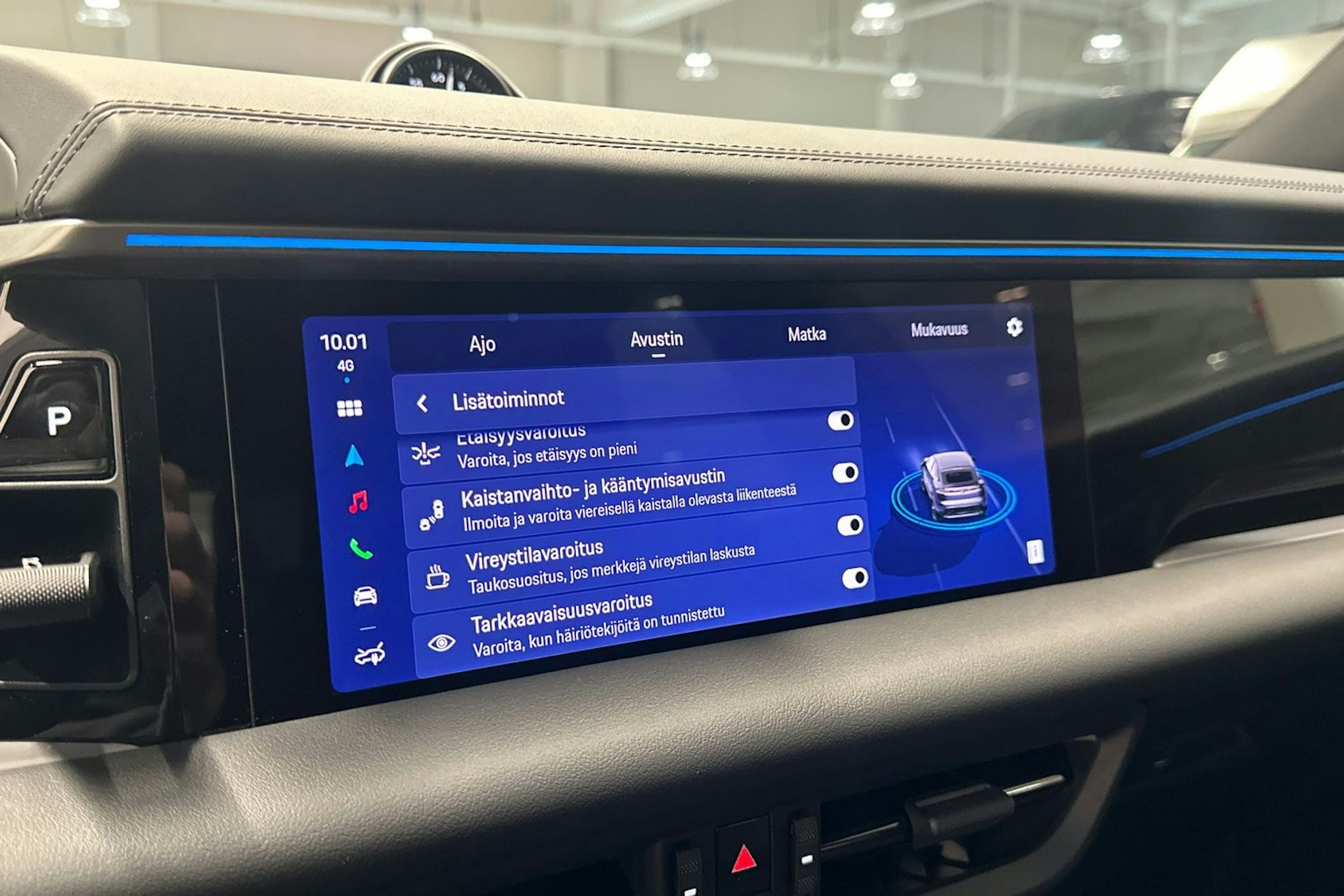 valkoinen Porsche Macan 2025 kuva 22.