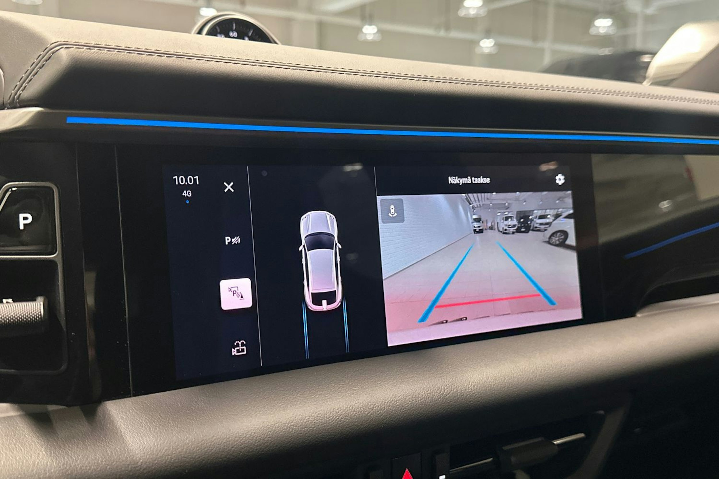 valkoinen Porsche Macan 2025 kuva 23.