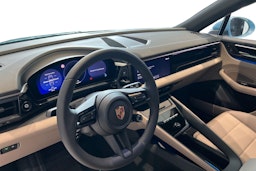 met. sininen Porsche Macan 2025 kuva 6.