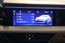 met. sininen Porsche Macan 2025 kuva 16.