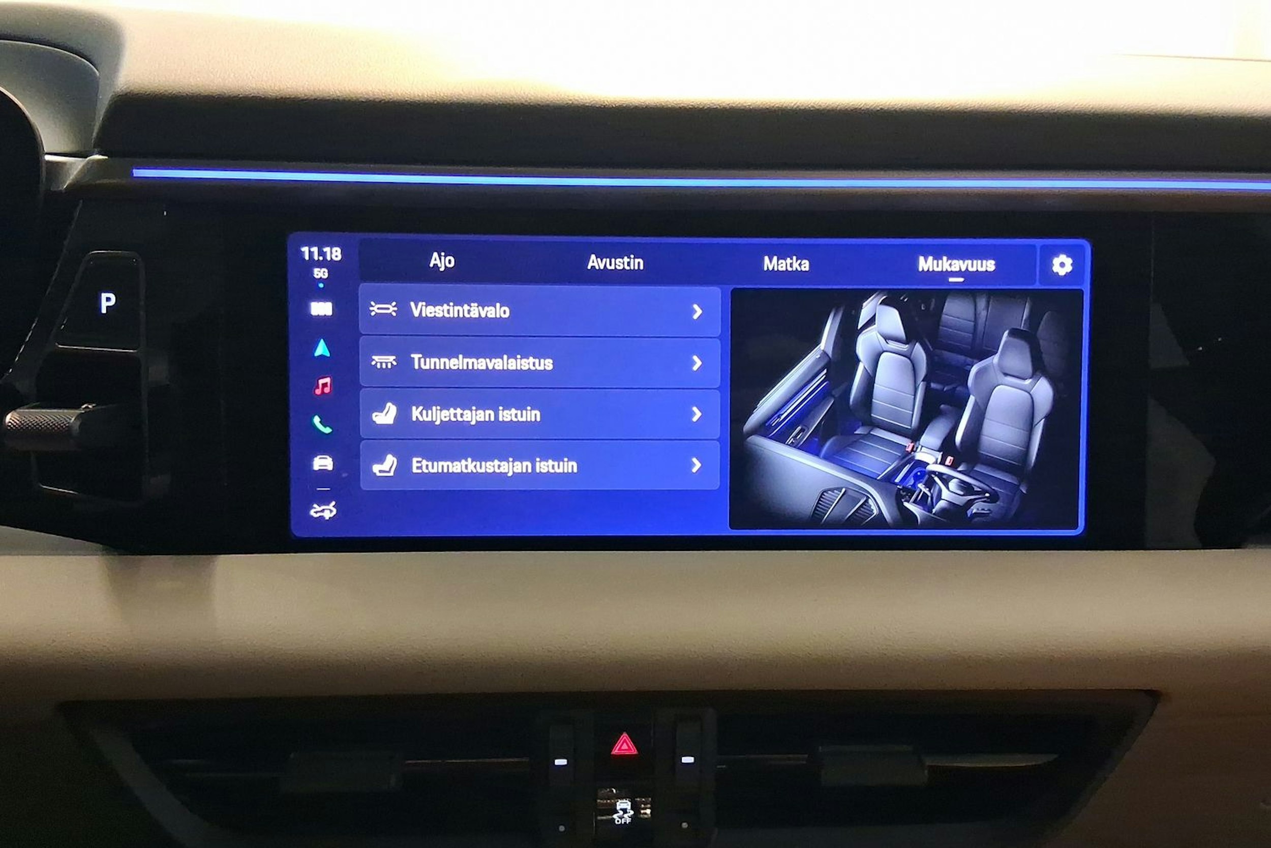 met. sininen Porsche Macan 2025 kuva 18.