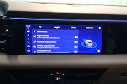 met. sininen Porsche Macan 2025 kuva 19.