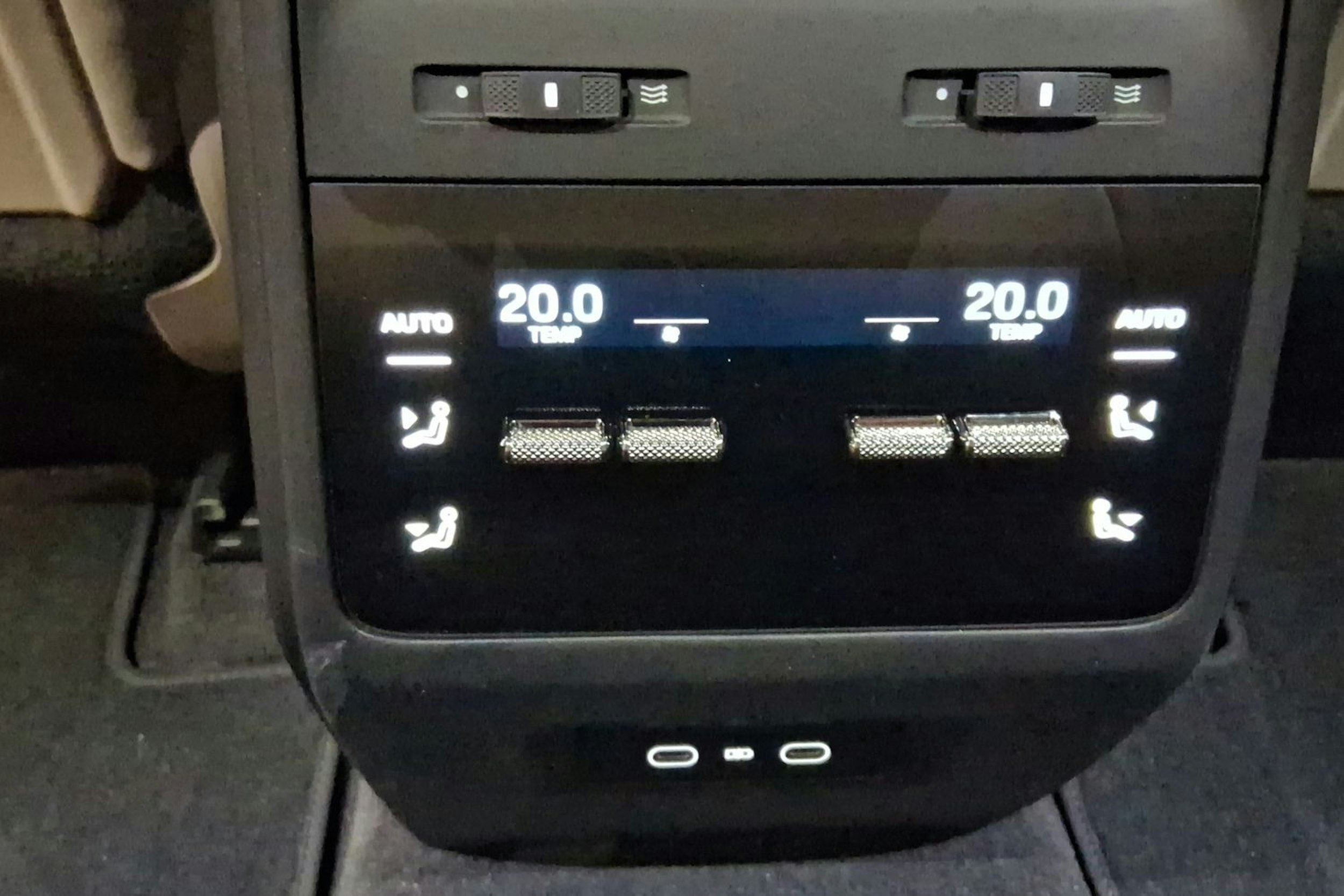 met. sininen Porsche Macan 2025 kuva 21.