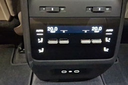 met. sininen Porsche Macan 2025 kuva 21.