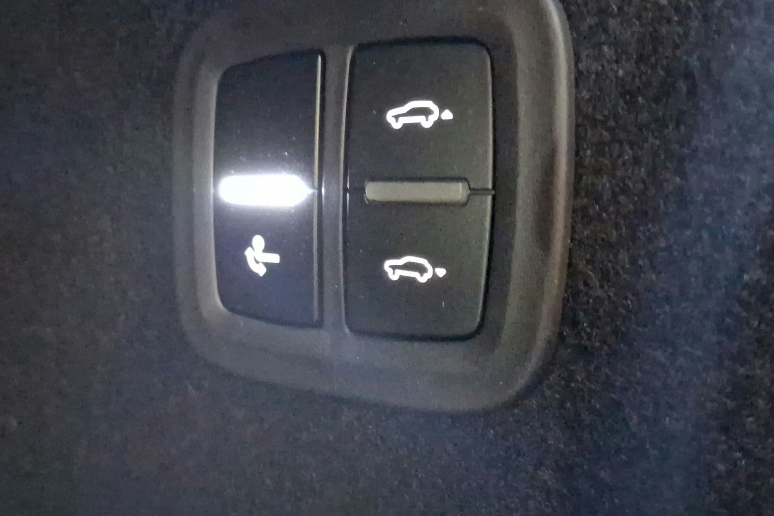 met. sininen Porsche Macan 2025 kuva 24.