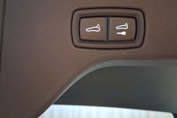 met. sininen Porsche Macan 2025 kuva 25.