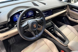 harmaa Porsche Macan 2025 kuva 6.